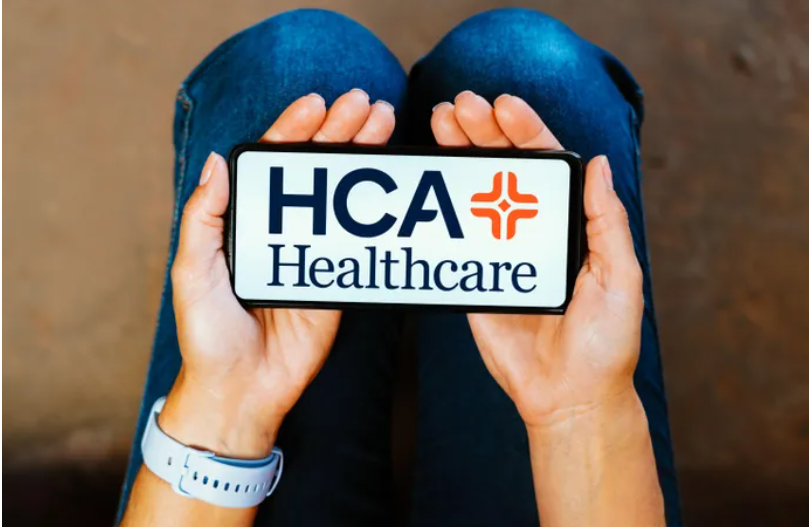 黑客在暗网论坛上出售窃取的HCA Healthcare数据。